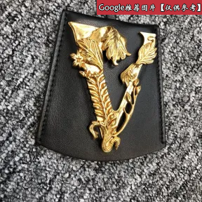 范思哲/Versace V-Baroque 皮革吊坠 DPMG151-DVTXM1_K41OT