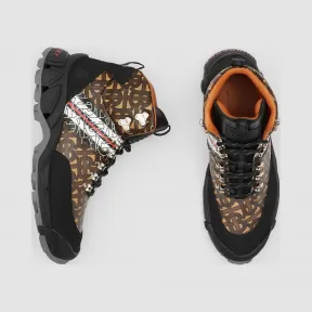 博百利/Burberry 女士 专属标识条纹环保帆布 Tor 靴 (马鞍棕) 80210441