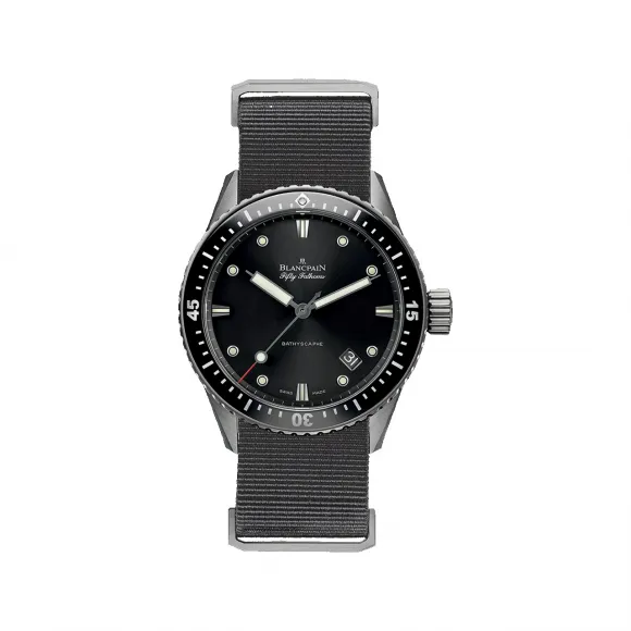 宝珀/Blancpain Fifty Fathoms 五十噚系列 缎面磨砂钛金属 自动机械机芯 男表 5000-1230-NAB