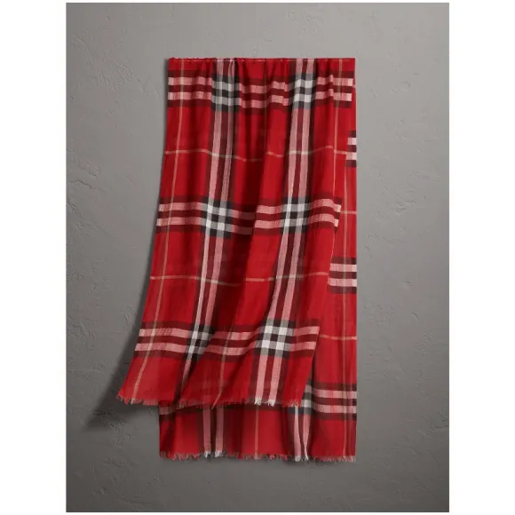 博百利/Burberry 女士 轻盈格纹丝毛混纺围巾 (缤纷红色格纹) 39546201