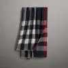 博百利/Burberry  轻盈格纹羊绒围巾 (海军蓝)  39946851