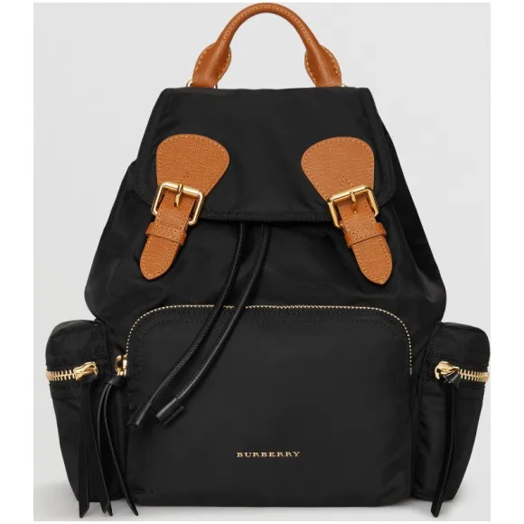 博百利/Burberry 女士 The Rucksack - 中号功能性尼龙拼皮革军旅背包 (黑色) 40166221