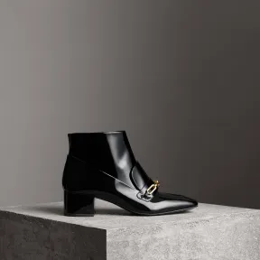 博百利/Burberry 女士 链环装饰漆皮及踝靴 (黑色) 40756351