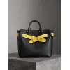 博百利/Burberry 女士 The Belt - 中号皮革贝尔特包 (黑色) 40767281