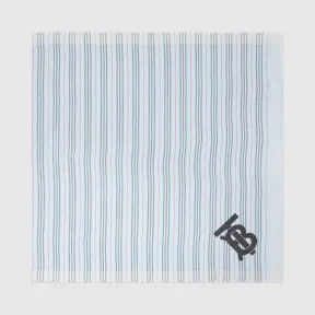 博百利/Burberry 女士 专属标识拼标志性条纹丝毛混纺大号方巾 (浅蓝色)  80173691