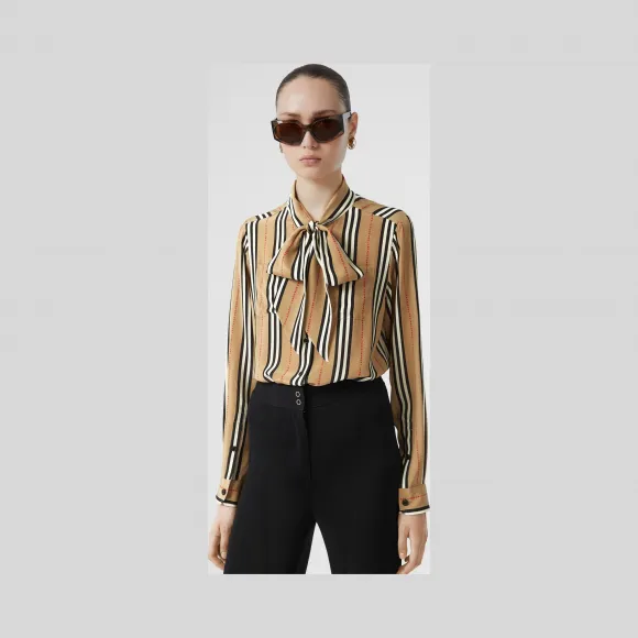 博百利/Burberry 徽标印花标志性条纹丝质雪纺系带上衣 (典藏米色) - 女士  80242581