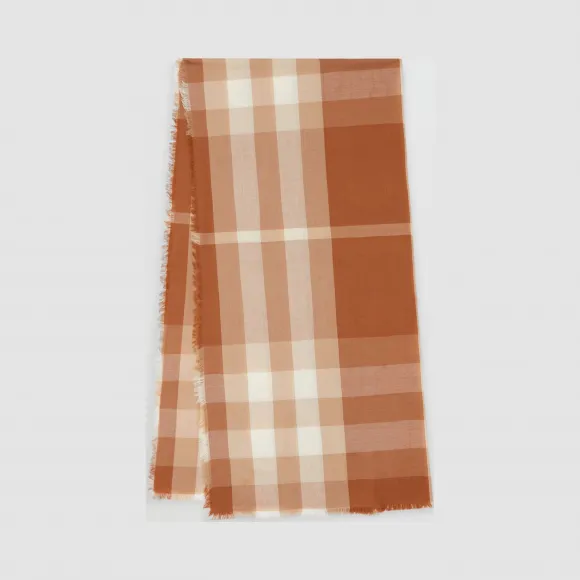 博百利/Burberry 轻盈格纹羊绒围巾 (深驼色)  80245031