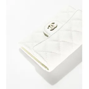 香奈儿/Chanel 经典口盖卡片夹 - 闪亮粒纹小牛皮 & 金色金属 — 时尚 AP0214-Y33352-10601