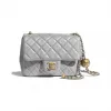 香奈儿/Chanel 口盖包  羊皮革与金色金属  淡灰 AS1786-B02916-N6514