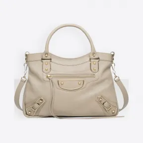 巴黎世家/Balenciaga Classic金属饰边都市包 - BEIGE SAHARA | 女士Metallic Edge 手提包 390149-AQ41G-9670