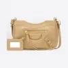 巴黎世家/Balenciaga Classic Metallic Edge Hip斜挎包 - BEIGE LATTE | 女士Metallic Edge 手提包 390164-AQ40G-2901