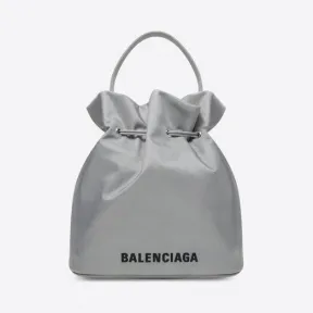巴黎世家/Balenciaga 女士 Wheel 小号抽绳灰色水桶包 655011H854N1160