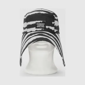 博百利/Burberry 水彩印花棉质软帽 (黑色 / 白色)  80301371