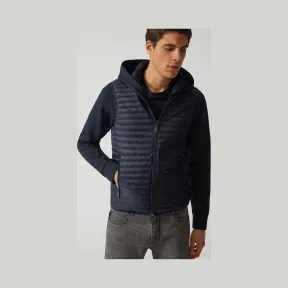 安普里奥·阿玛尼/Emporio Armani 科技面料无袖羽绒服 41855220dp