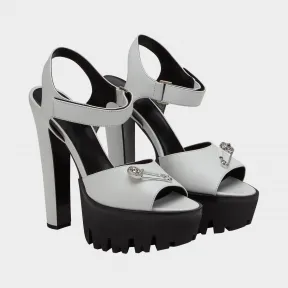 范瑟丝/Versus 安全别针皮革凉鞋 - 白色 女鞋 FSD640S-FVLN_F030N